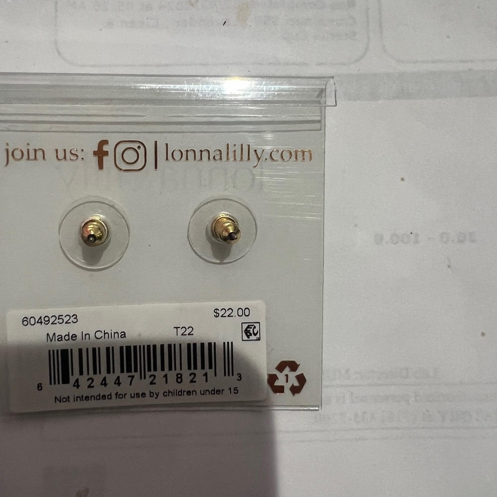Brand new earrings - Picture 2 of 2